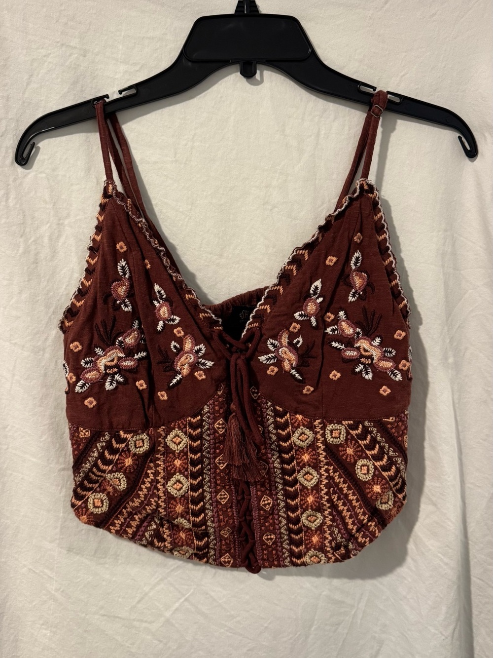 Shyanne Embroidered V-Neck Crop Tank Top